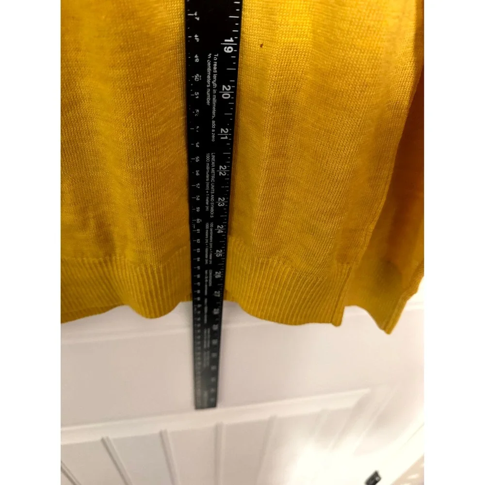 Banana Republic Sweater Mens Medium Mustard Yellow 100% Merino Wool Raglan Crew
